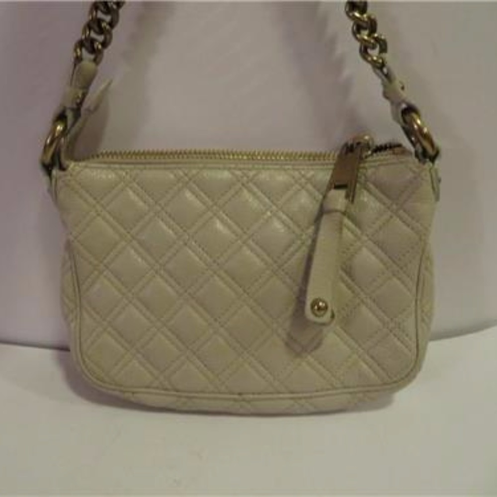 Marc Jacobs Quilted Cream Shoulder Bag with Gold Accents - Picture 4 of 8
